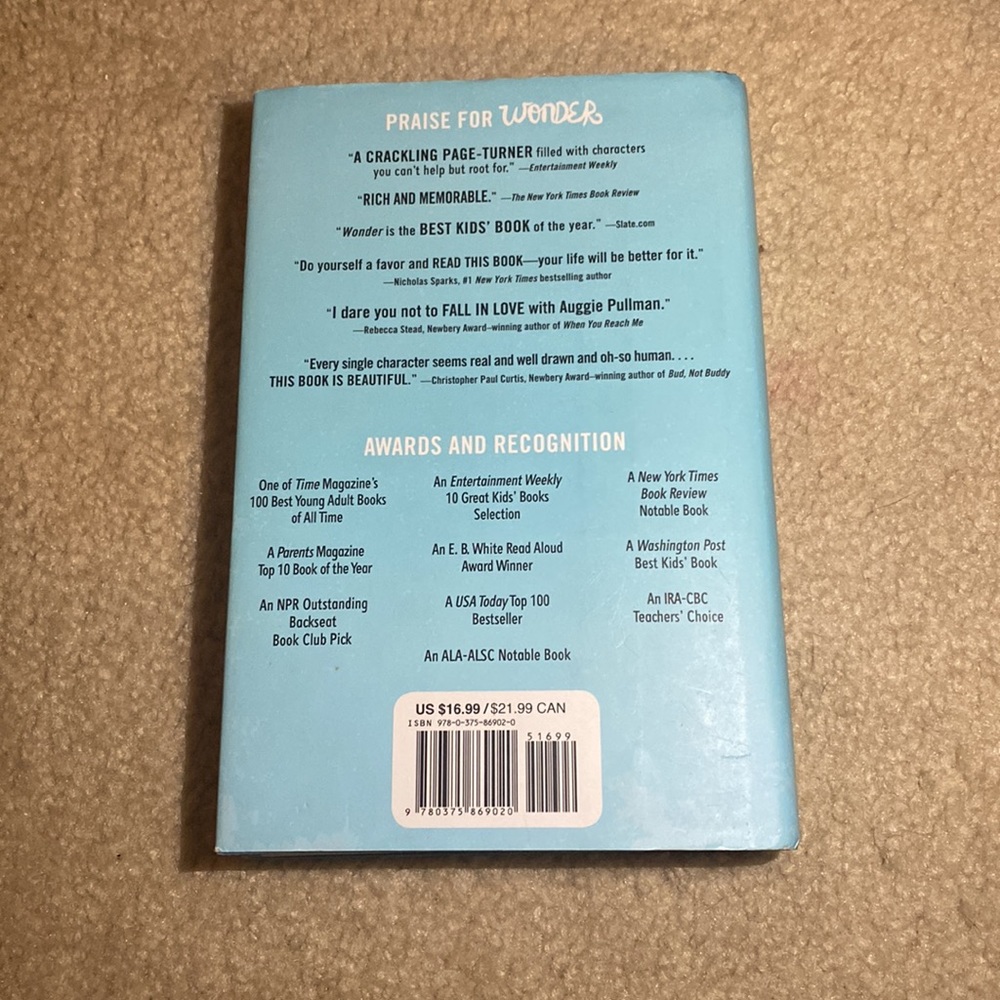 Wonder book by R.J. Palacio - Picture 2 of 3